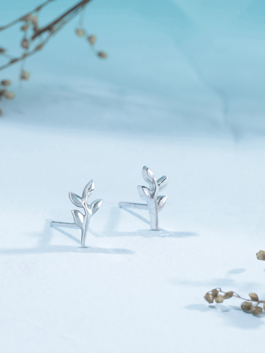 

Zavya Sterling Silver Leaf Shaped Studs Earrings