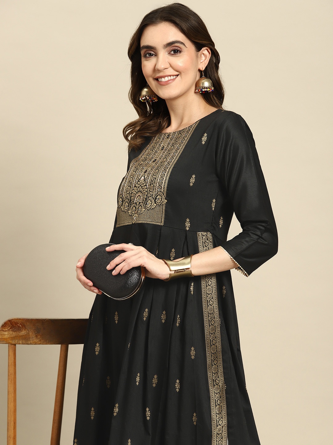 

Sangria Ethnic Motifs Mirror Work High Slit Jacquard Kurta, Black