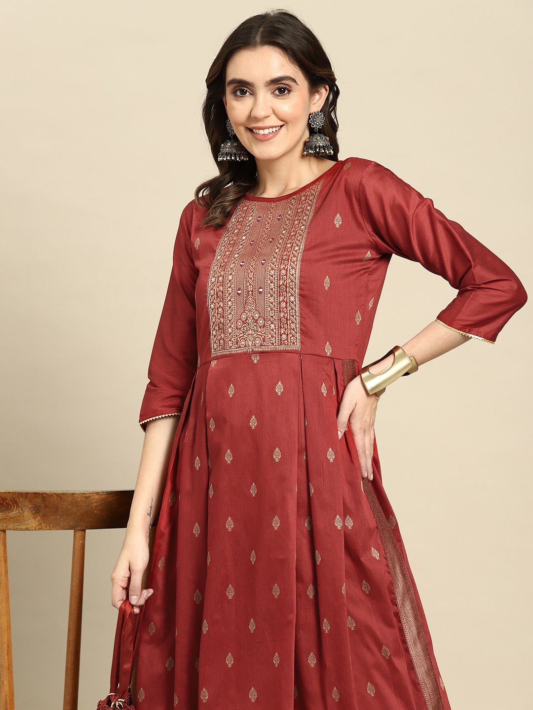 

Sangria Ethnic Motifs Mirror Work High Slit Jacquard Kurta, Rust