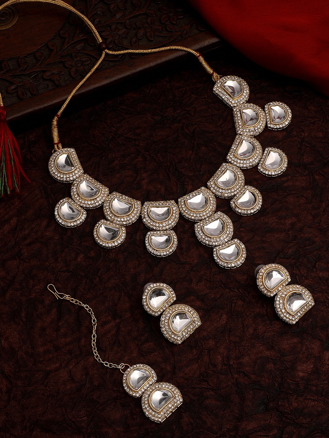 

ASMITTA JEWELLERY Gold-Plated Kundan-Studded Jewellery Set