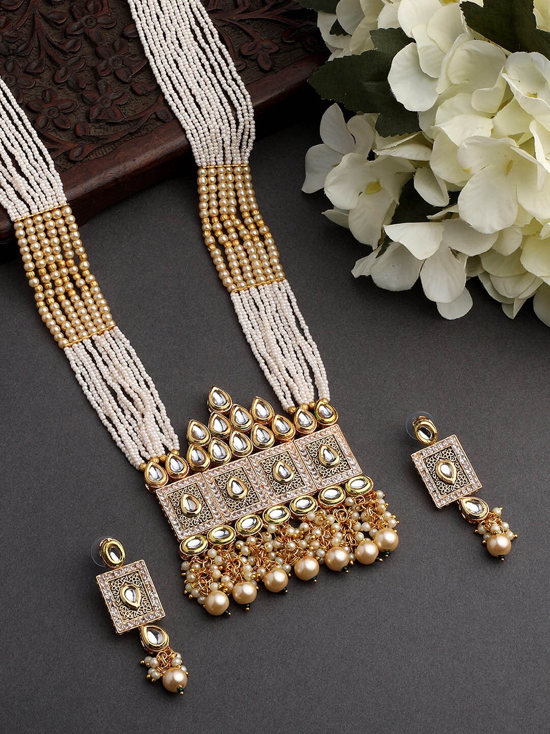 

ASMITTA JEWELLERY Gold-Plated Stone-Studded & Pearl-Beaded Jewellery Set