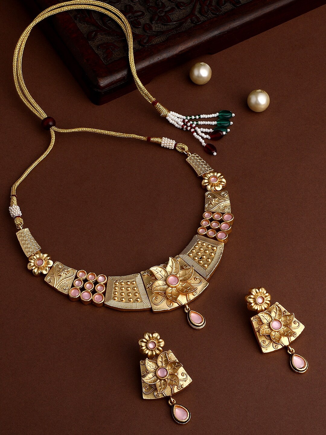 

ASMITTA JEWELLERY Gold-Plated Stone-Studded & Pearl Beaded Jewellery Set