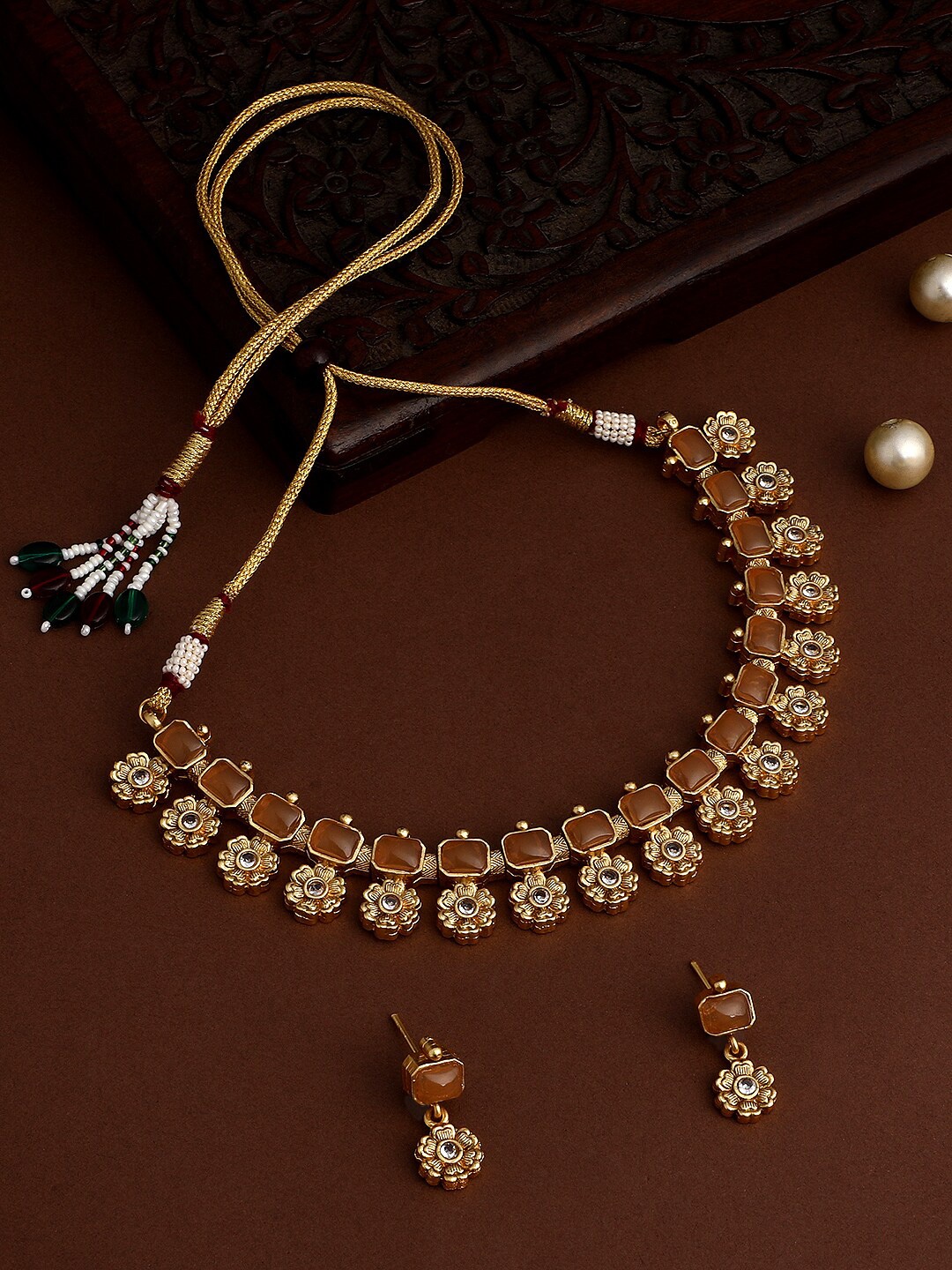 

ASMITTA JEWELLERY Gold-Plated Stone Studded & Pearls Beaded Jewellery Set
