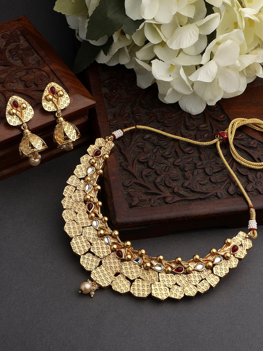 

ASMITTA JEWELLERY Gold-Plated Kundan Studded & Beaded Jewellery Set