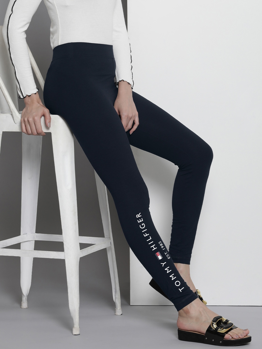 

Tommy Hilfiger Women Brand Logo Printed Pure Cotton Mid Rise Leggings, Navy blue