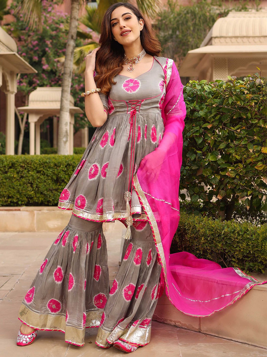 

AACHHO Bandhani Printed Regular Kurti With Sharara & Dupatta, Grey
