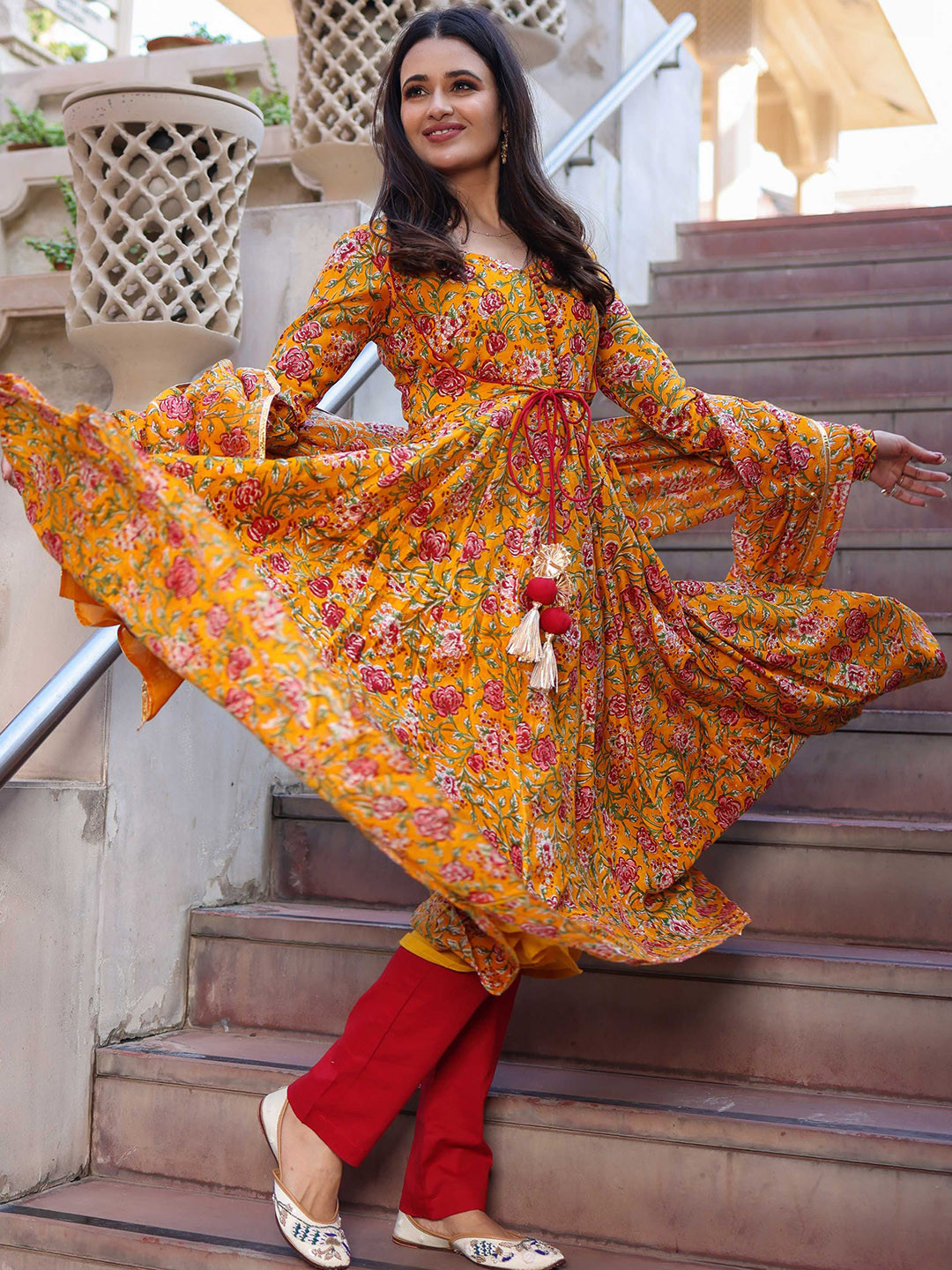 

AACHHO Floral Printed Chanderi Silk A-Line Kurta With Trousers & Dupatta, Yellow