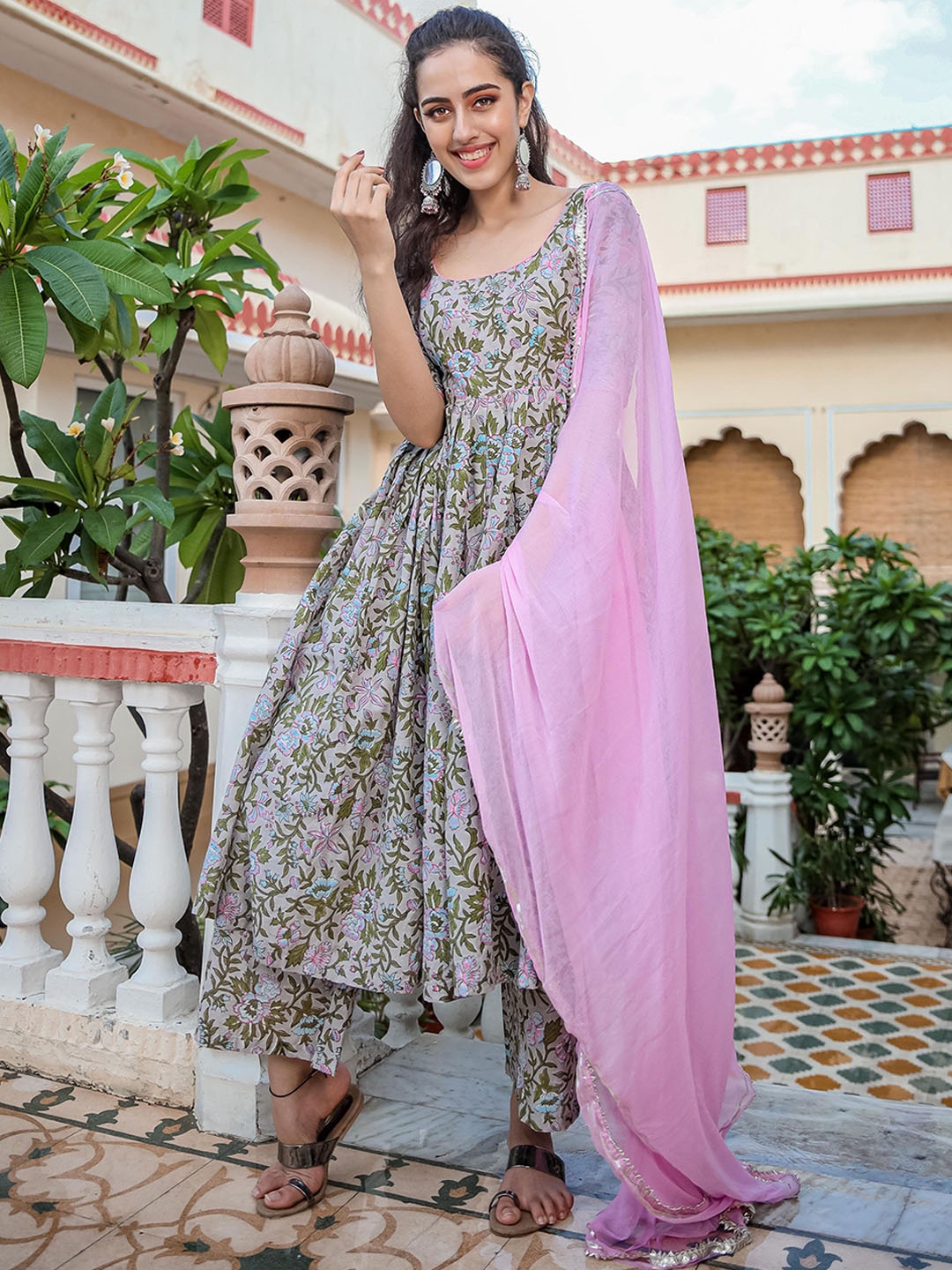 

AACHHO Women Grey Pure Cotton Silk Chiffon
