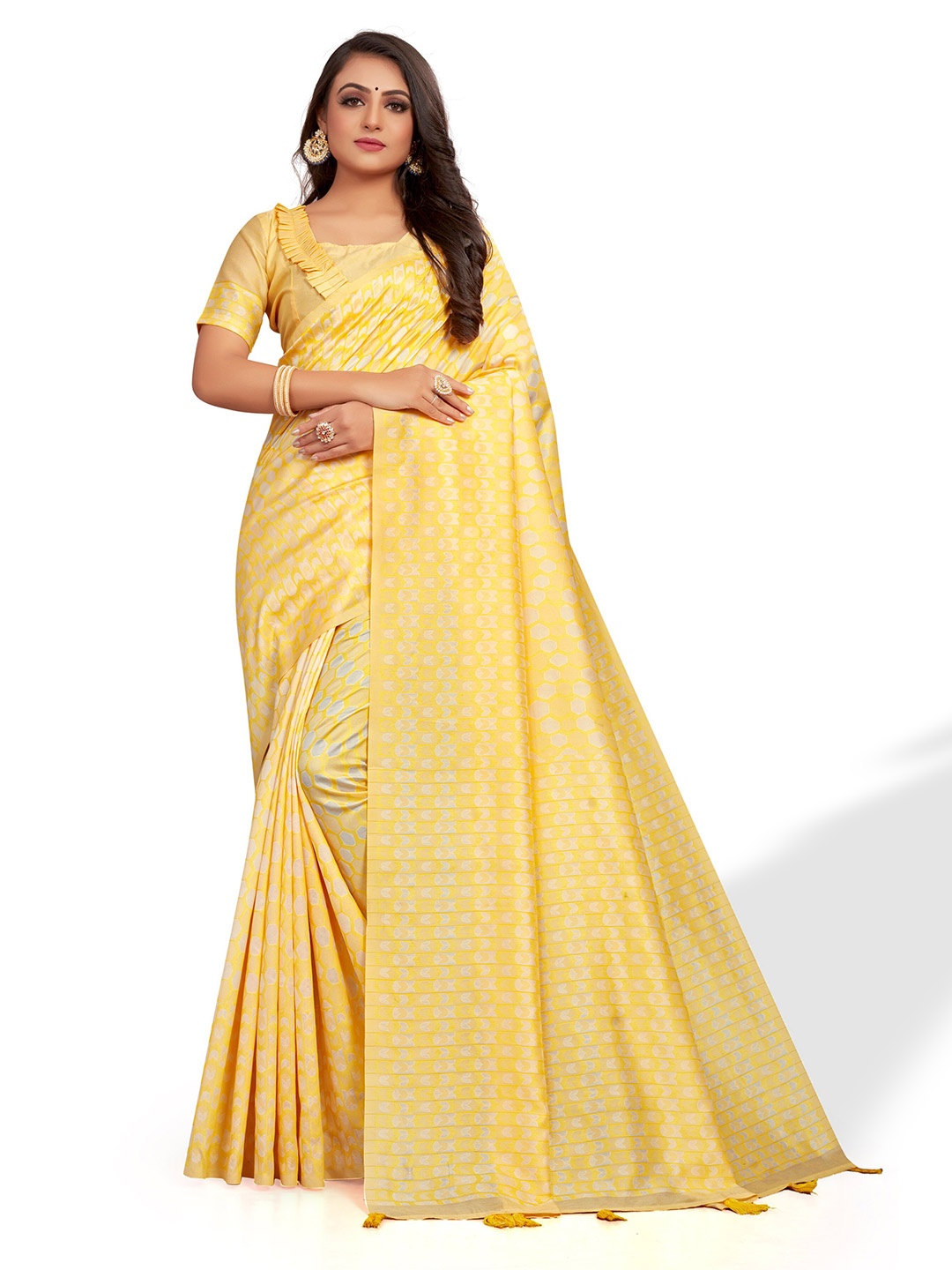 

VENISA Geometric Printed Saree, Yellow