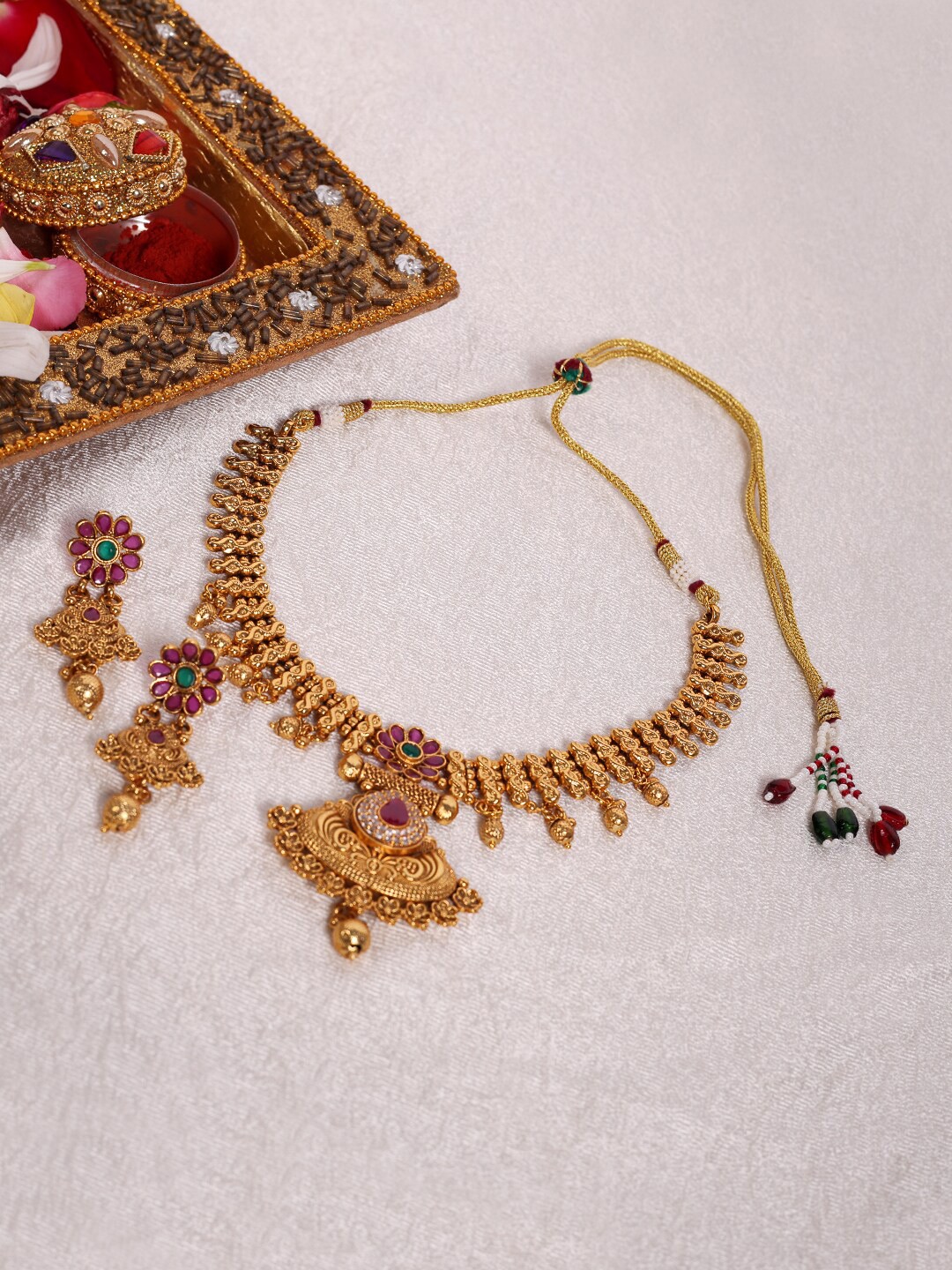 

ROFARWORD Gold-Plated Stone-Studded & Beaded Necklace & Earring Jewellery Set
