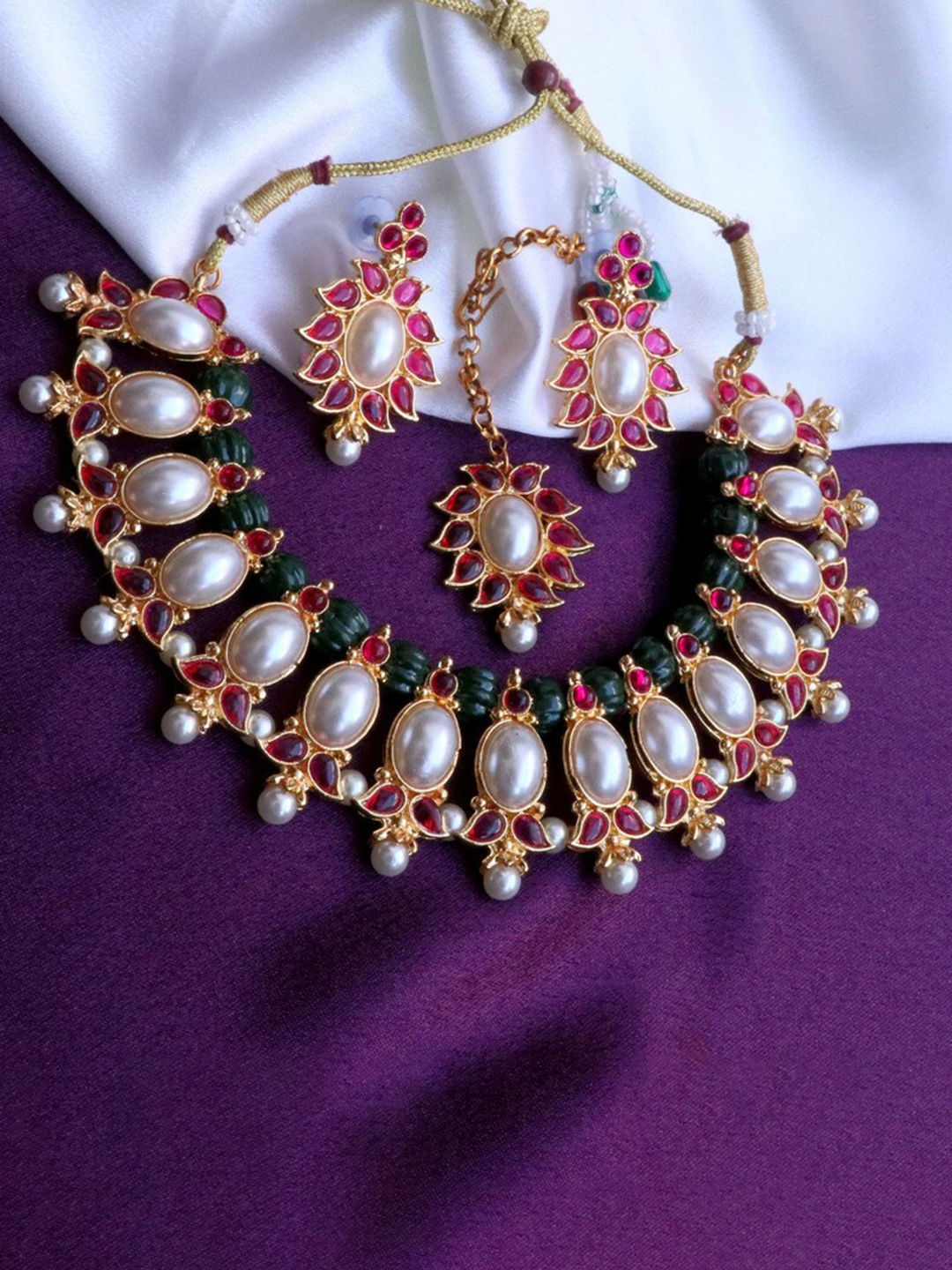 

ROFARWORD Gold-Plated Stone Studded & Beaded Necklace & Earring Jewellery Set