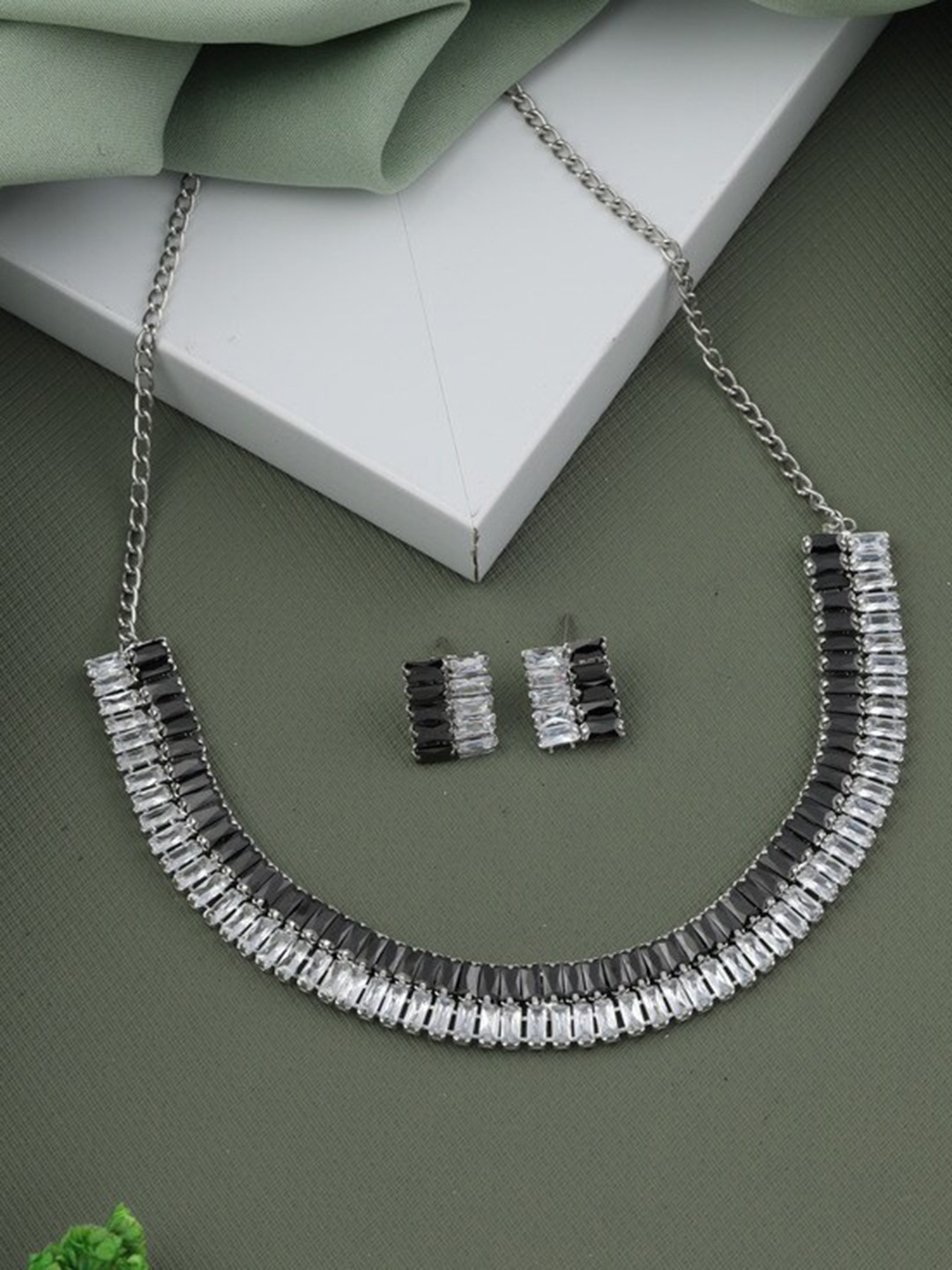 

ROFARWORD Silver-Plated Necklace & Earrings Set