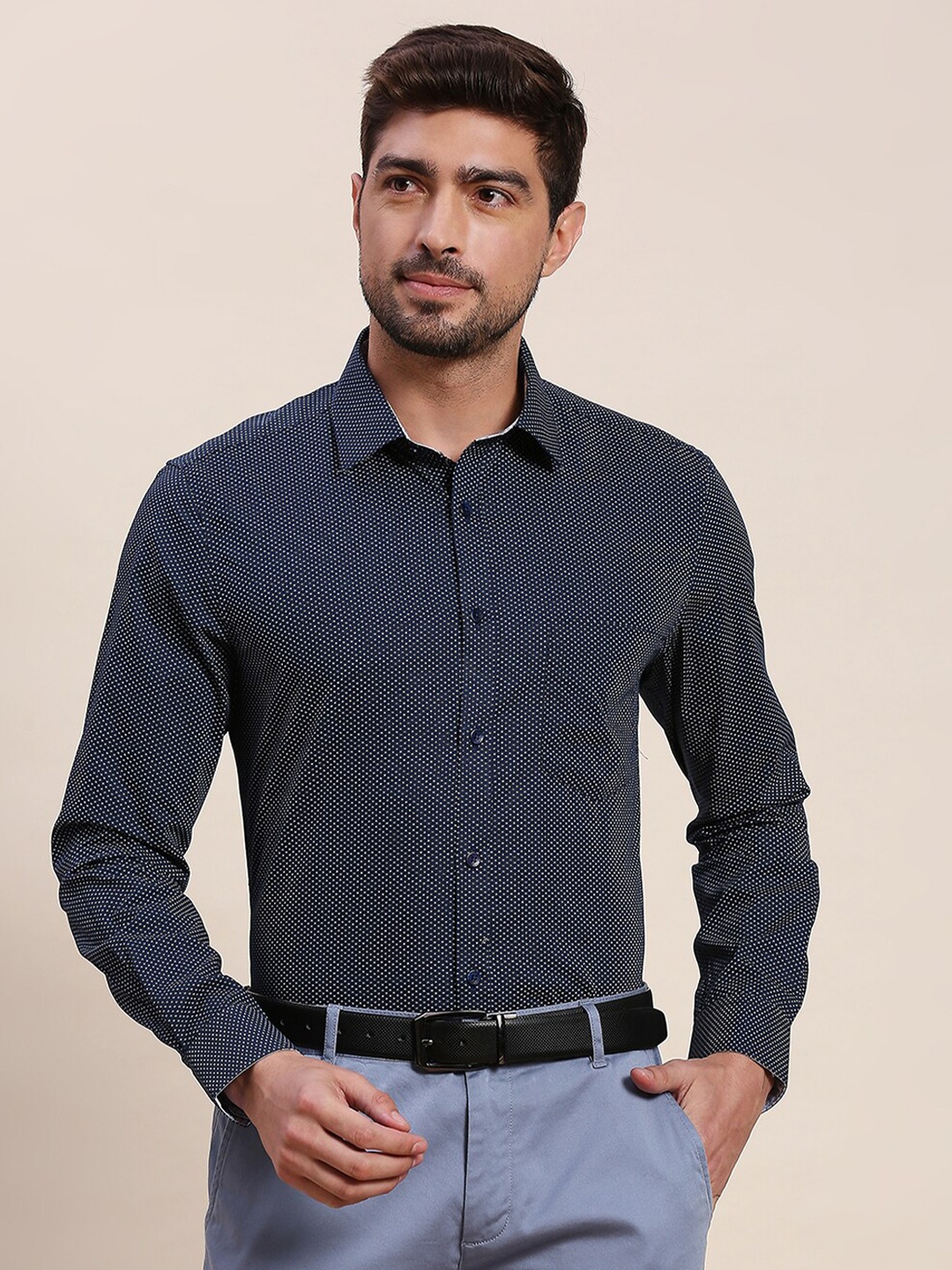 

INVICTUS Micro Ditsy Printed Classic Fit Long Sleeves Pure Cotton Formal Shirt, Navy blue