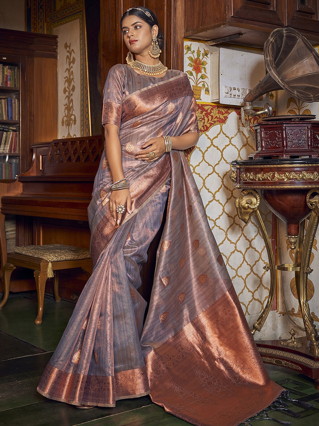 

ODETTE Ethnic Motifs Woven Design Zari Saree, Purple
