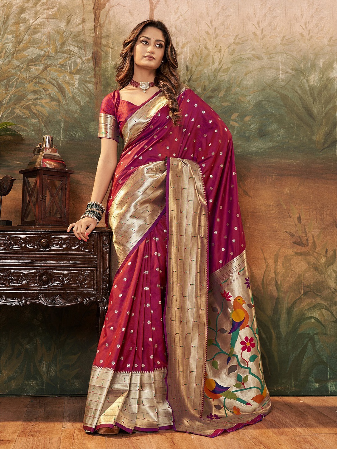 

ODETTE Floral Woven Design Saree, Maroon