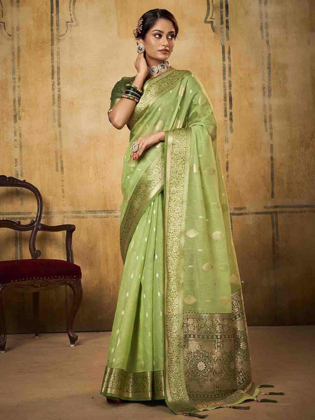 

ODETTE Tissue Woven Design Saree Silk Blend Saree, Green