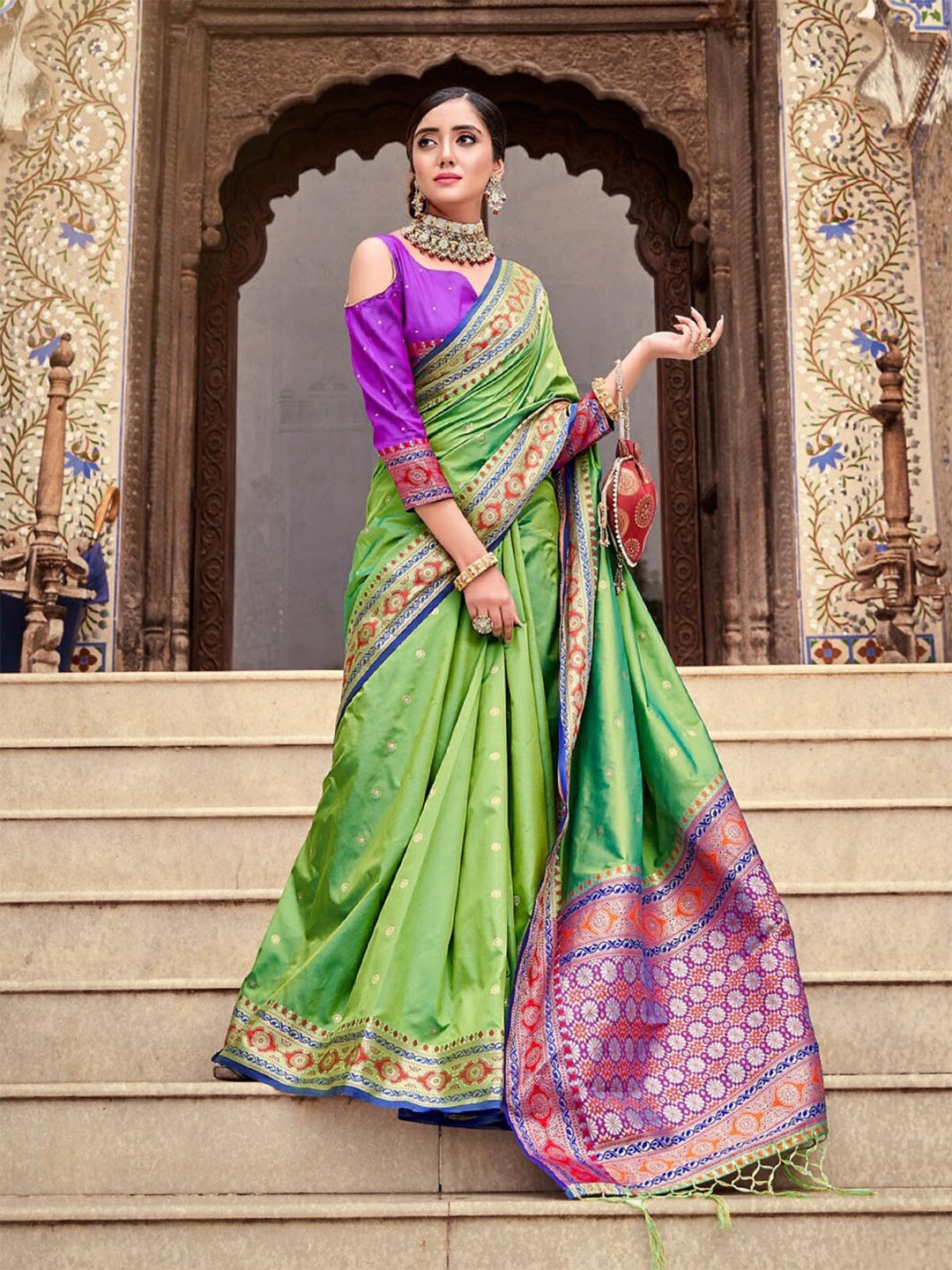 

ODETTE Floral Woven Design Zari Saree, Green
