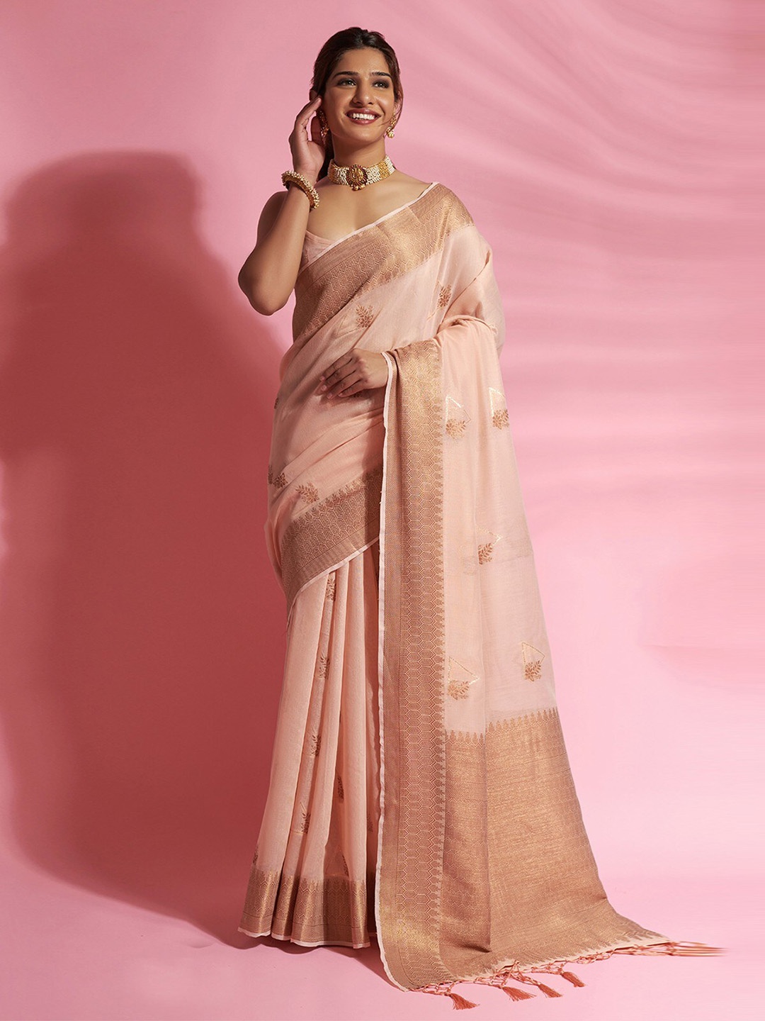 

ODETTE Floral Woven Design Cotton Blend Zari Saree, Peach