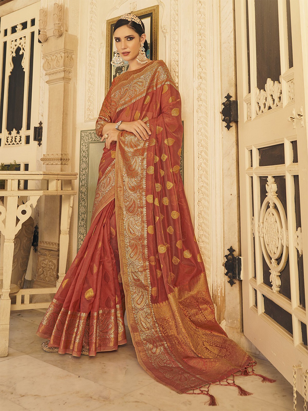 

ODETTE Woven Design Silk Blend Saree, Maroon