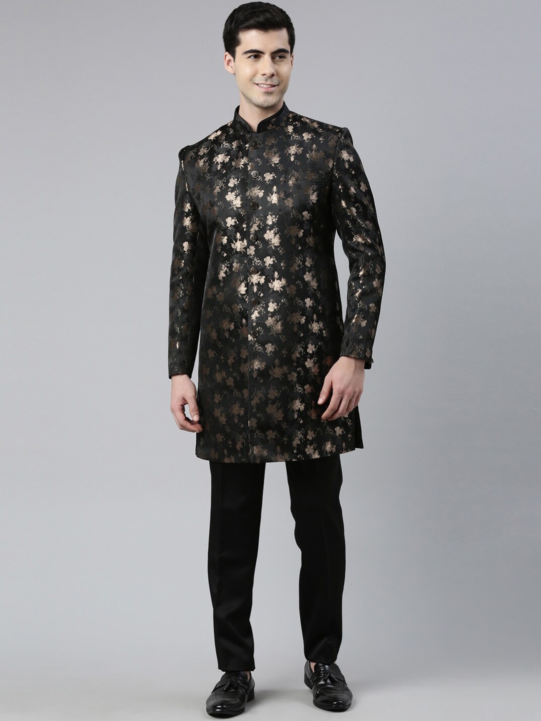 

TheEthnic.Co Men Self Design Mandarin Collar Sherwani Set, Black