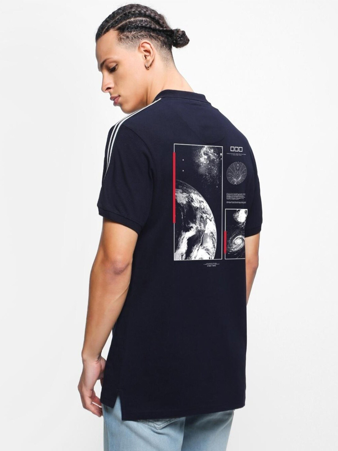

Bewakoof x Official NASA Merchandise Space Graphic Print T-shirt, Black