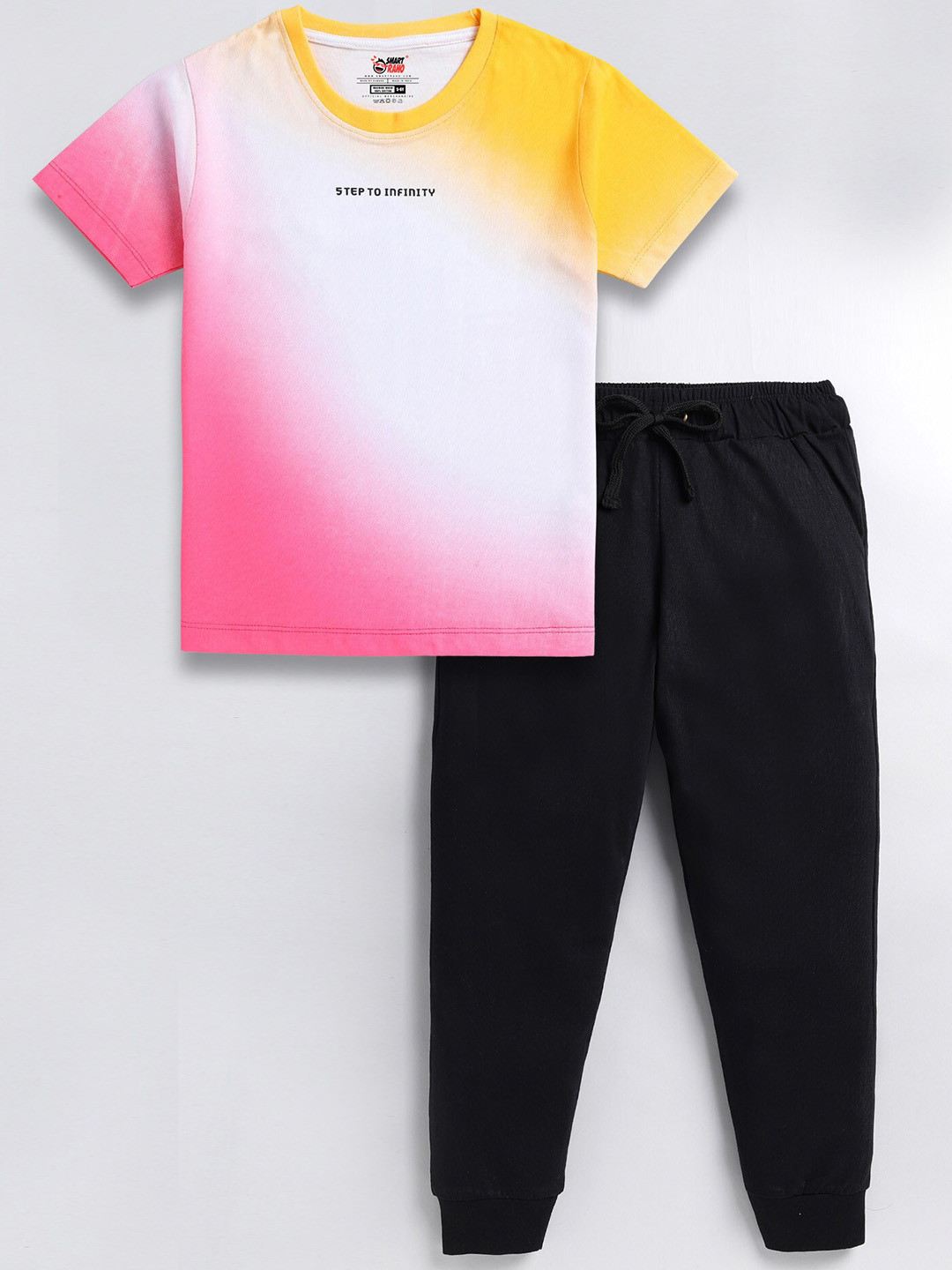 

SmartRAHO Boys Colourblocked Pure Cotton T-shirt With Joggers, White
