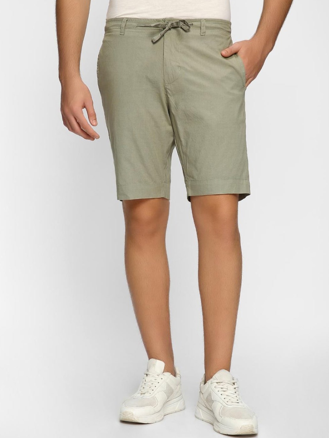 

Bewakoof Men Mid Raise Regular Shorts, Green