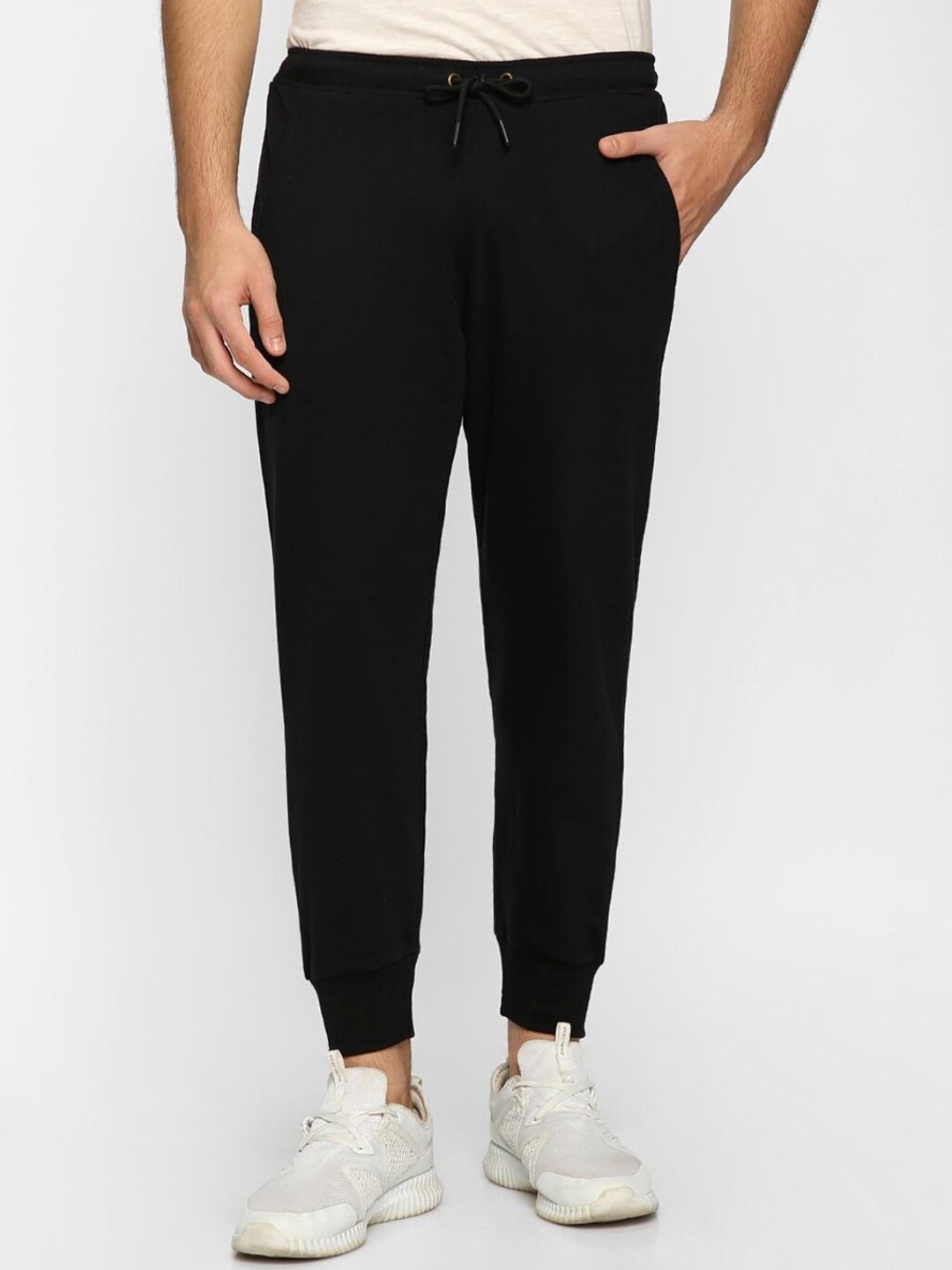 

Bewakoof Men Oversized Joggers, Black