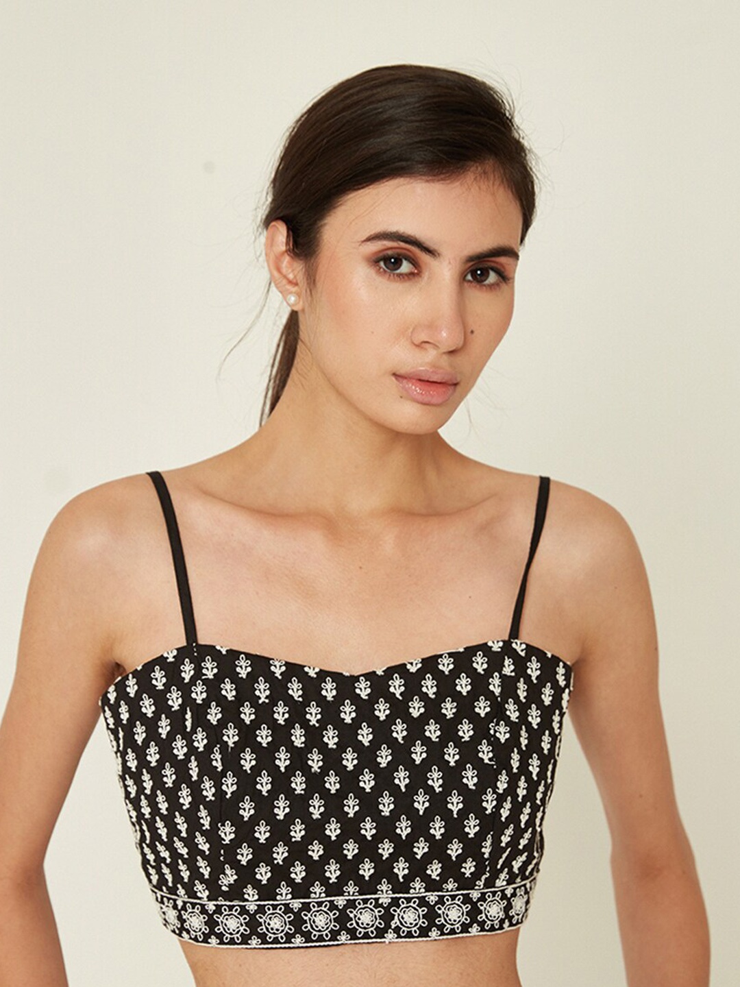 

Ancestry Embroidery Shoulder Straps Bralette Crop Top, Black