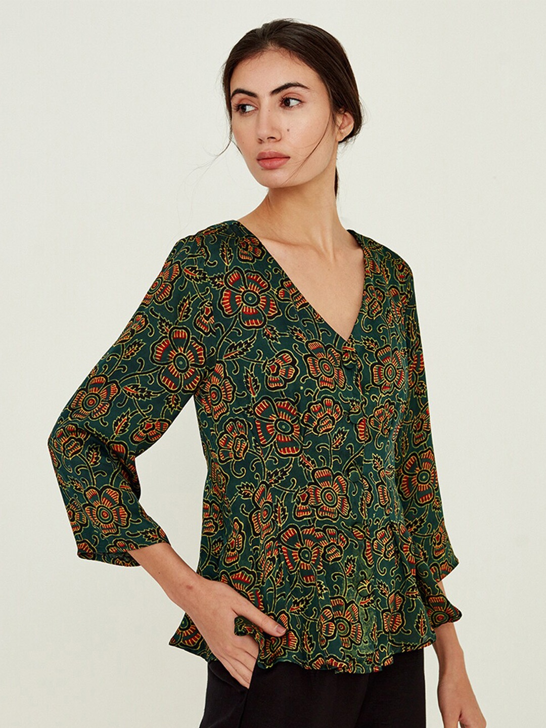 

Ancestry Floral Printed V-Neck Three-Quarter Sleeves Top, Green
