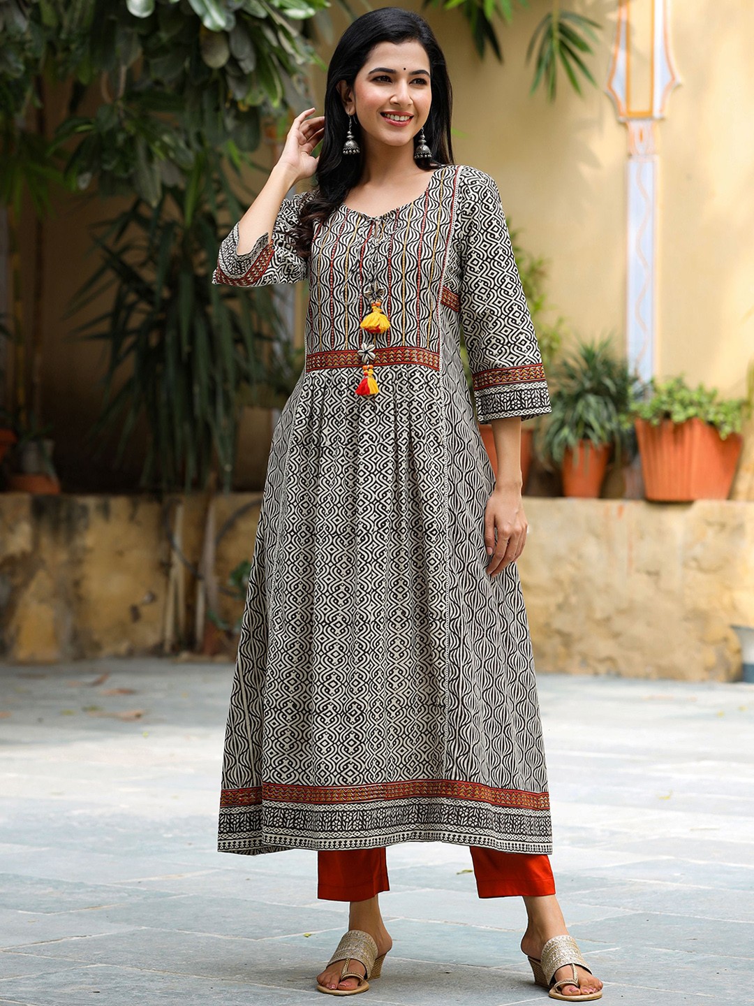 

GILLORI Ethnic Printed Thread Work Panelled A-Line Pure Cotton Kurta with Trousers, Black