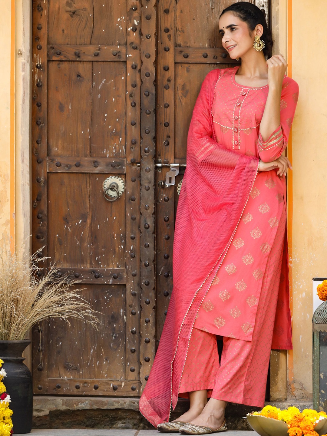 

GILLORI Ethnic Motifs Printed Gotta Patti Kurta with Trousers & Dupatta, Peach