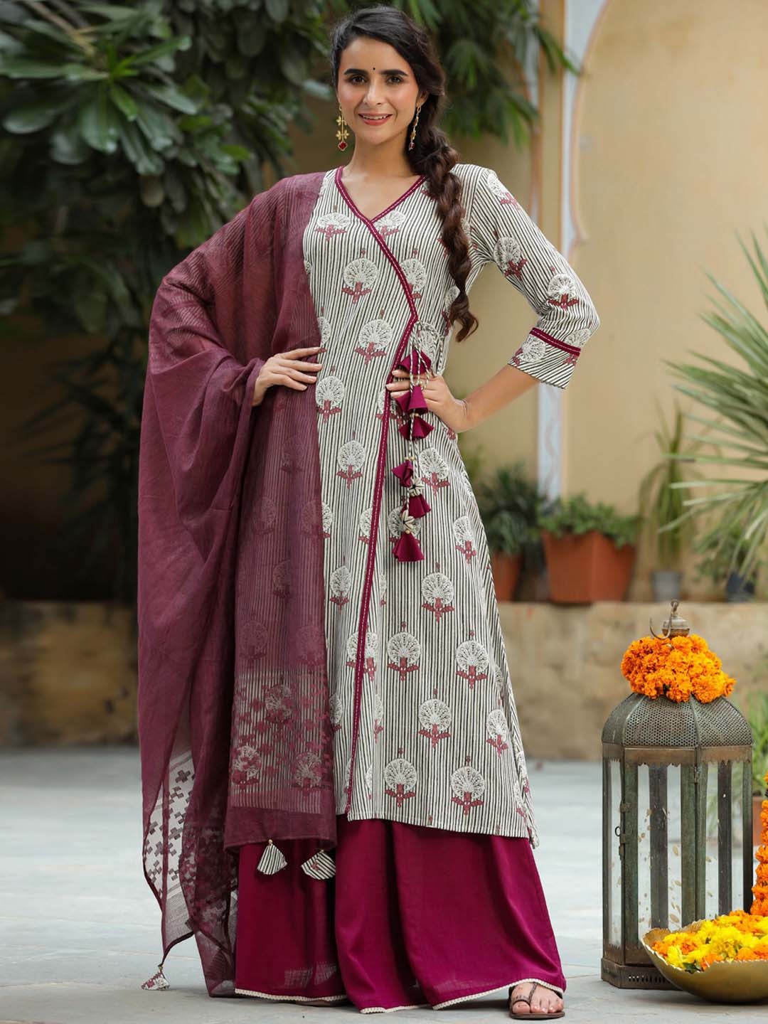 

GILLORI Striped Angrakha A-Line Kurta with Palazzos & Dupatta, Purple
