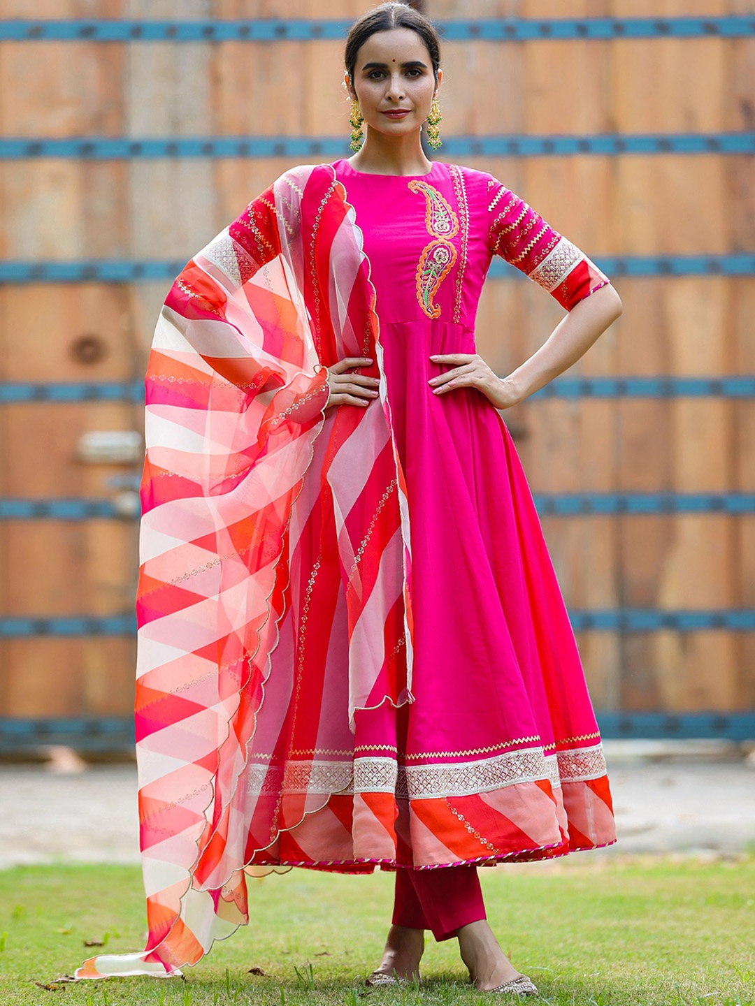 

GILLORI Paisley Embroidered Yoke Design Pure Cotton Kurta With Trousers & Dupatta, Pink