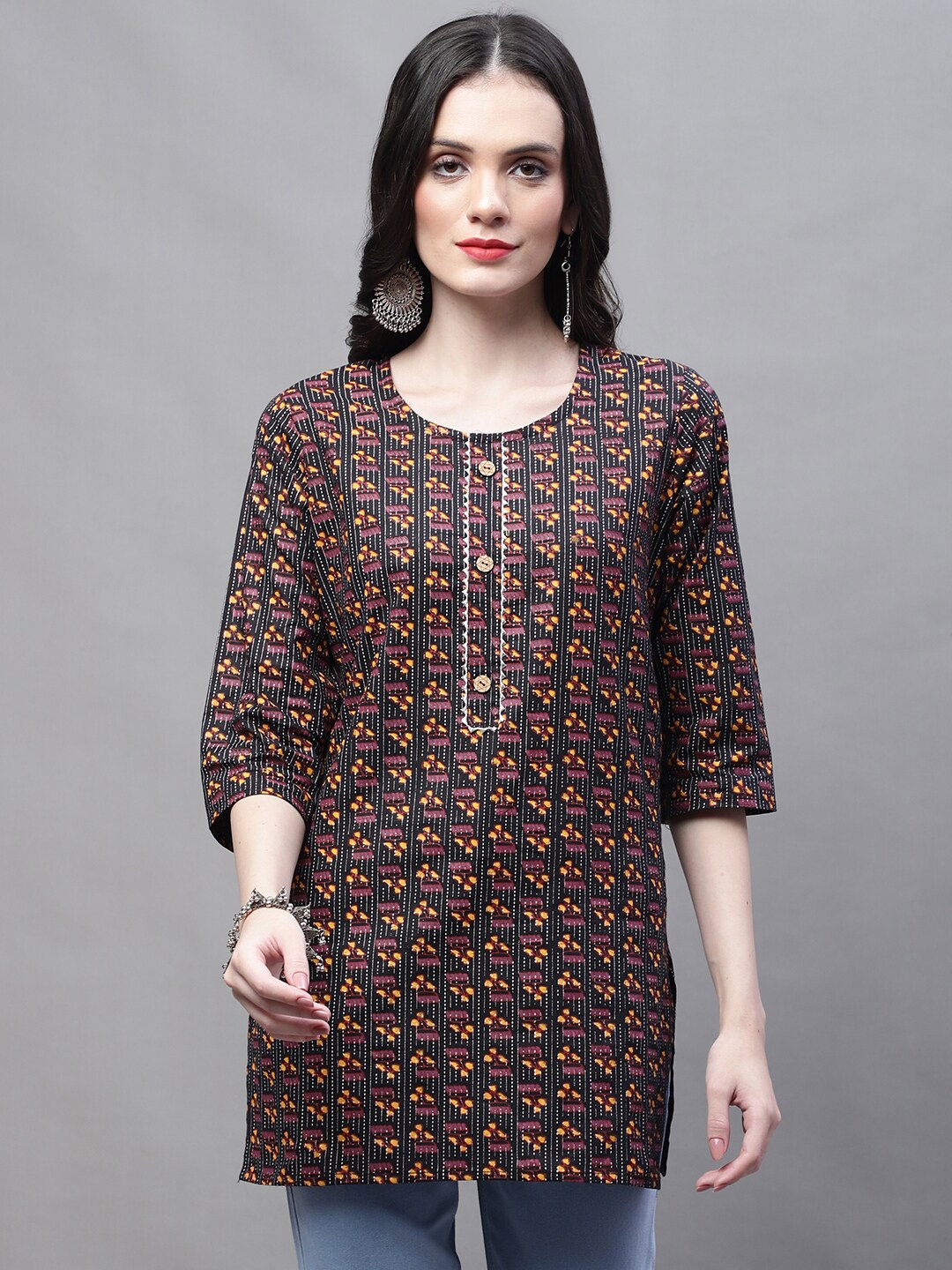 

SOUNDARYA Floral Printed Pure Cotton Kurti, Black