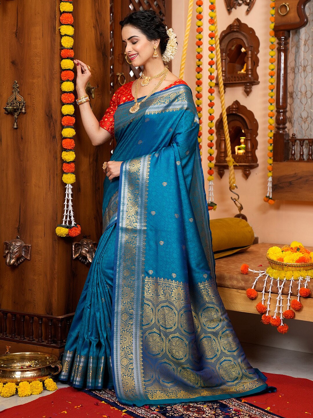 

KARAGIRI Woven Design Kanjeevaram Saree, Blue