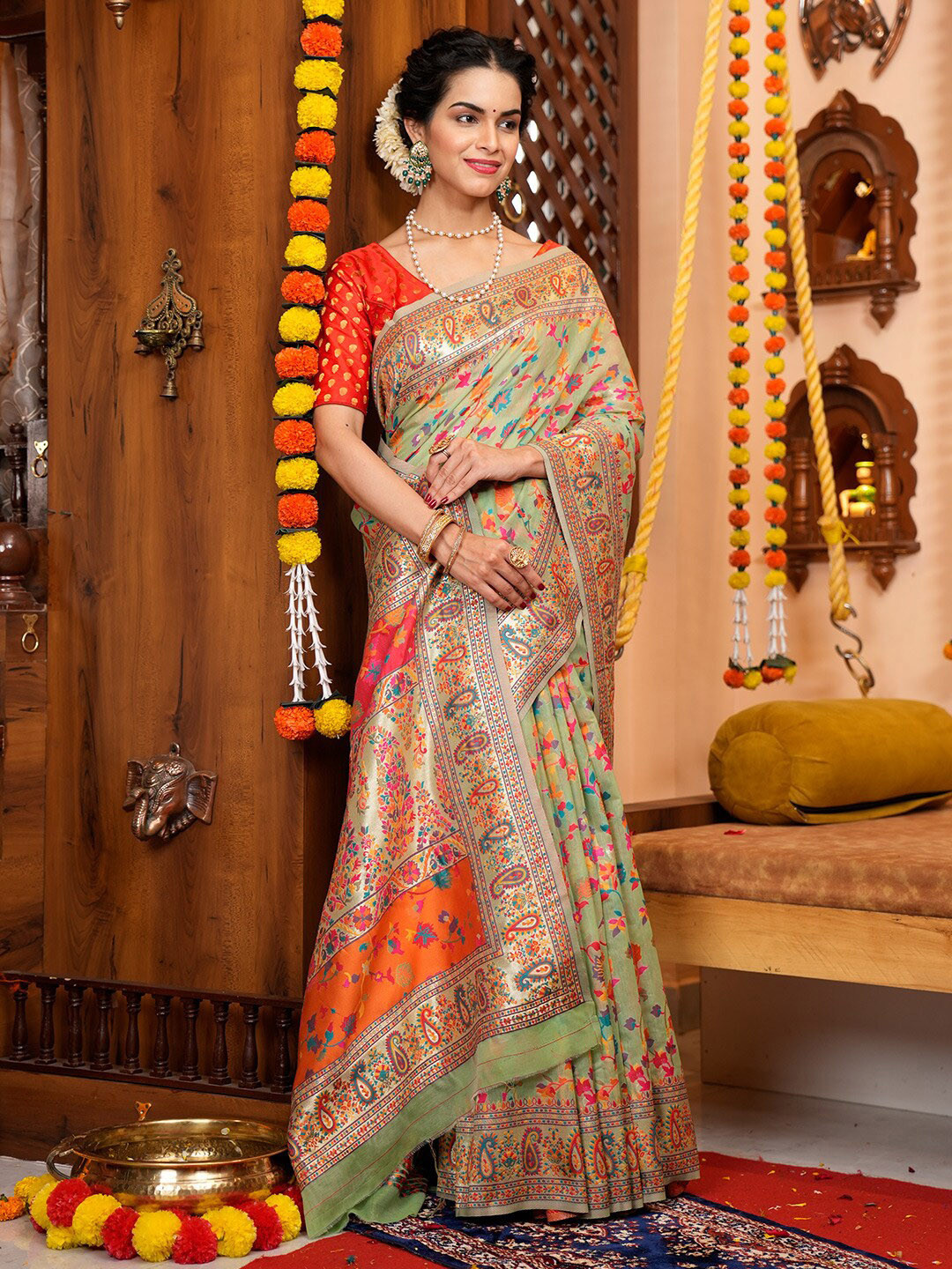 

KARAGIRI Floral Woven Design Pashmina Saree, Green