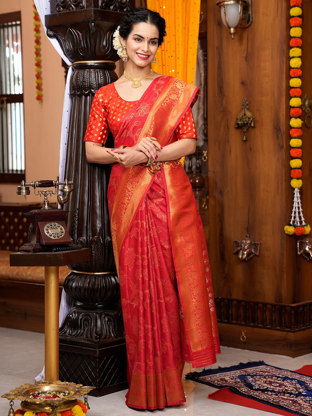 

KARAGIRI Floral Woven Design Silk Blend Kanjeevaram Saree, Red