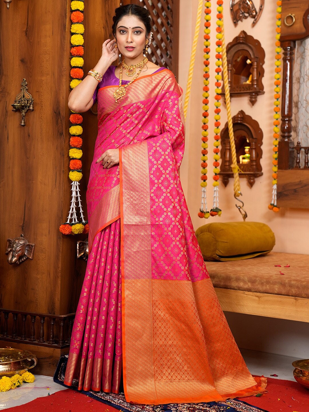 

KARAGIRI Floral Woven Design Silk Blend Kanjeevaram Saree, Pink