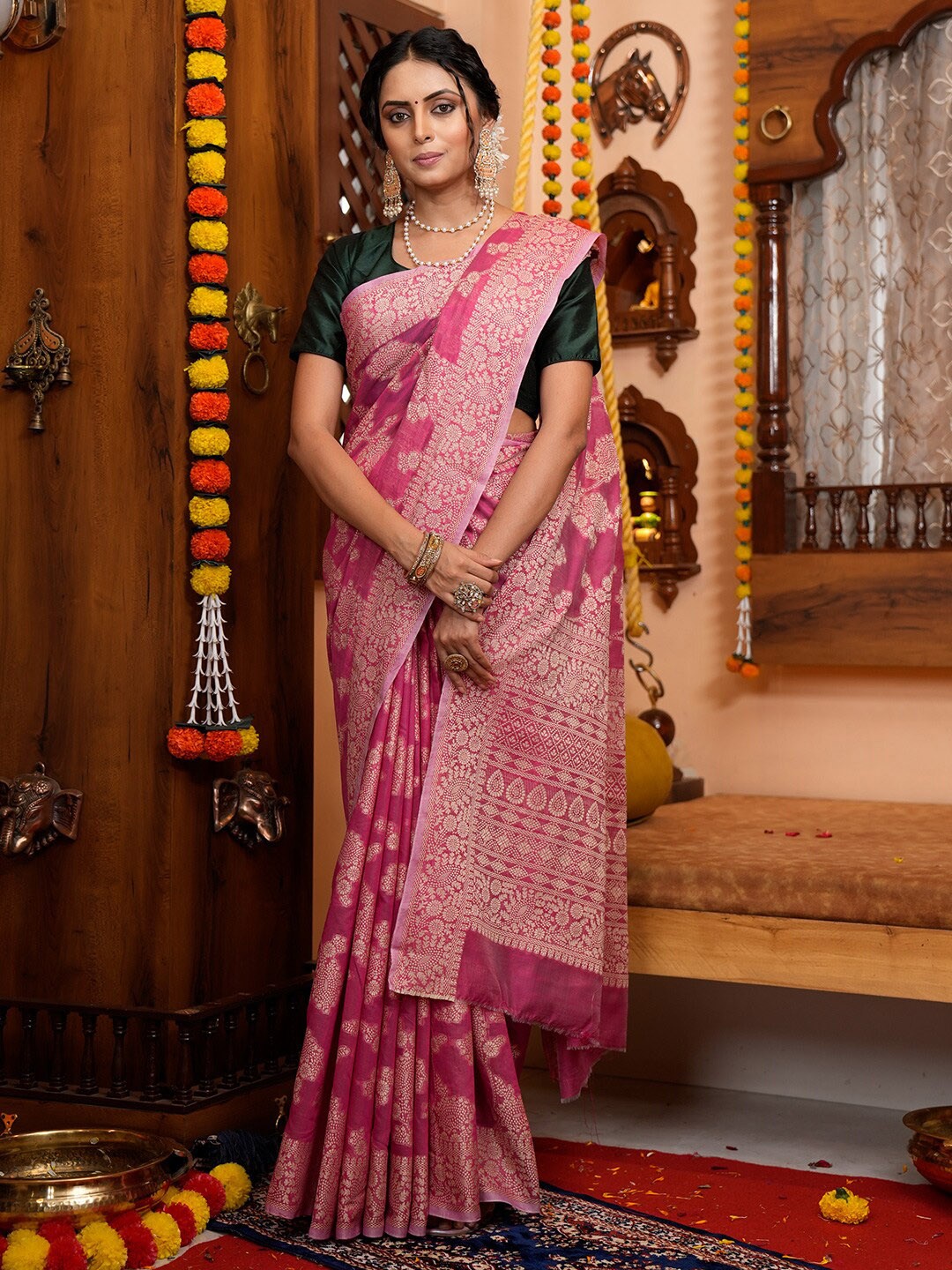 

KARAGIRI Floral Woven Design Zari Saree, Pink