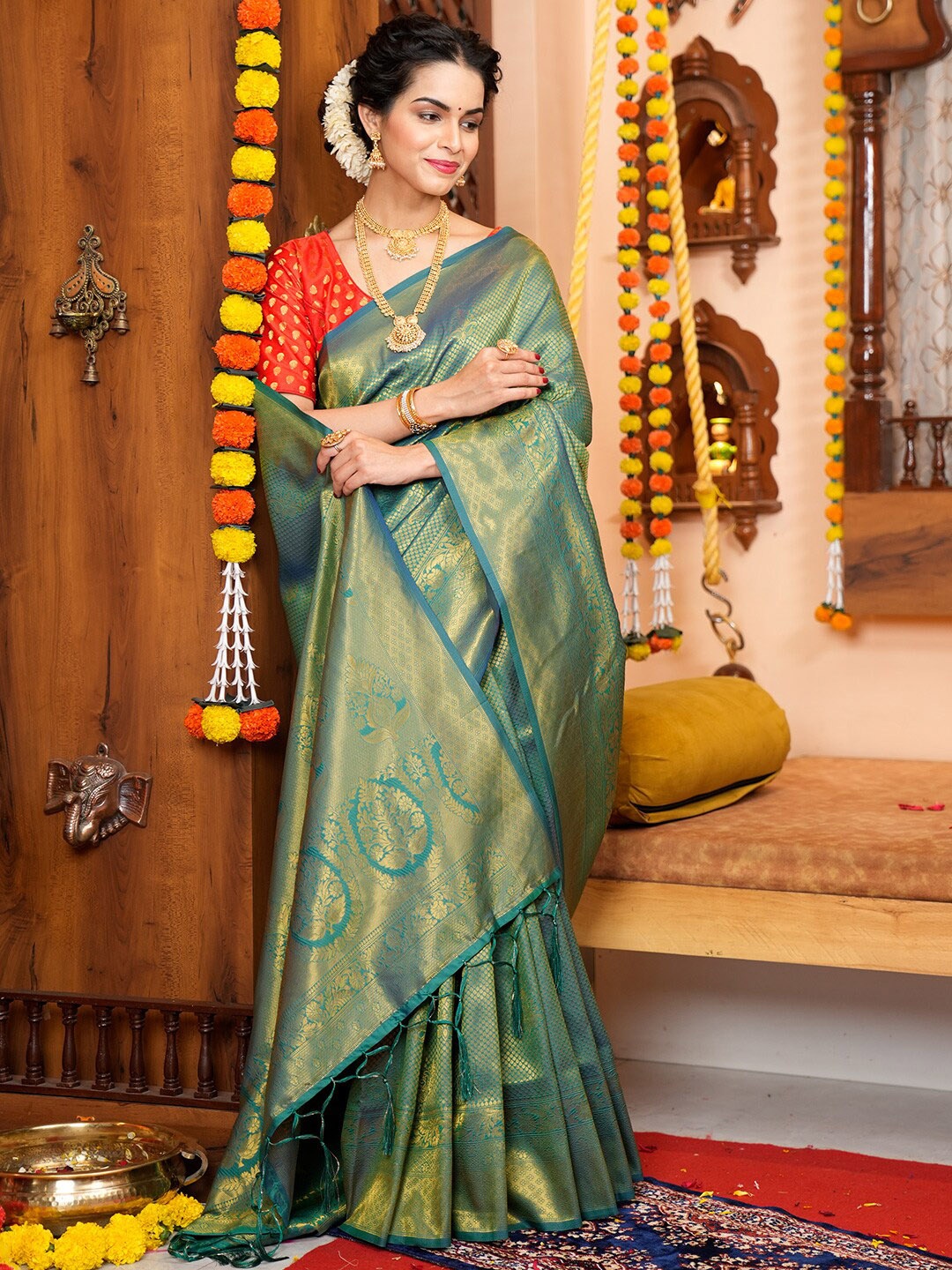 

KARAGIRI Ethnic Motifs Woven Design Silk Blend Kanjeevaram Saree, Green
