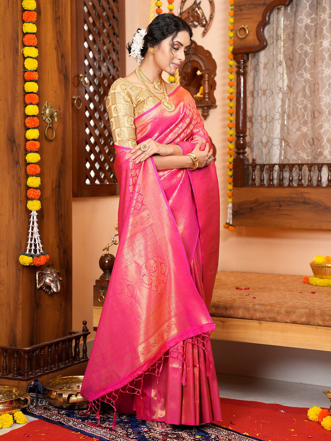 

KARAGIRI Ethnic Motif Woven Design Kanjeevaram Saree, Pink