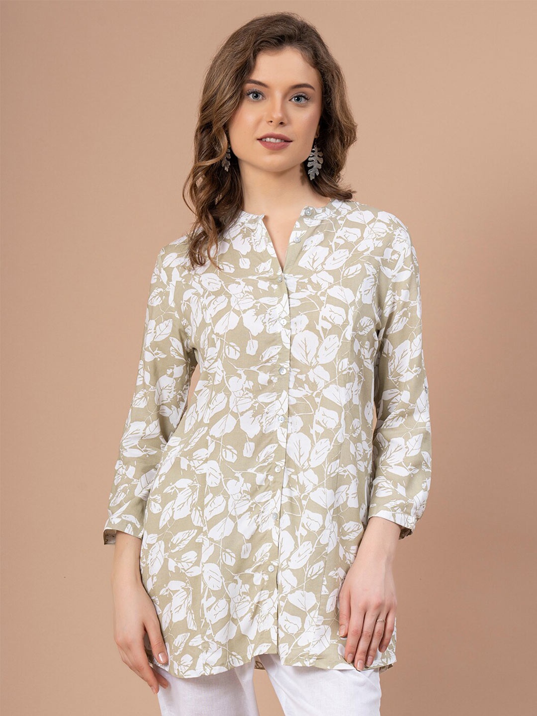 

Mode by Red Tape Pista Green Floral Printed Mandarin Collar Top