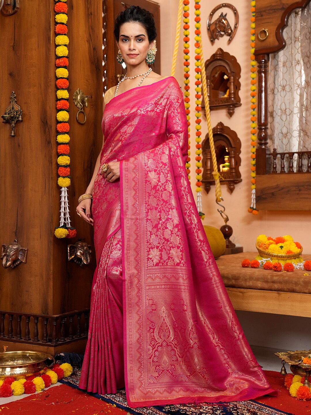 

KARAGIRI Floral Woven Design Saree, Pink