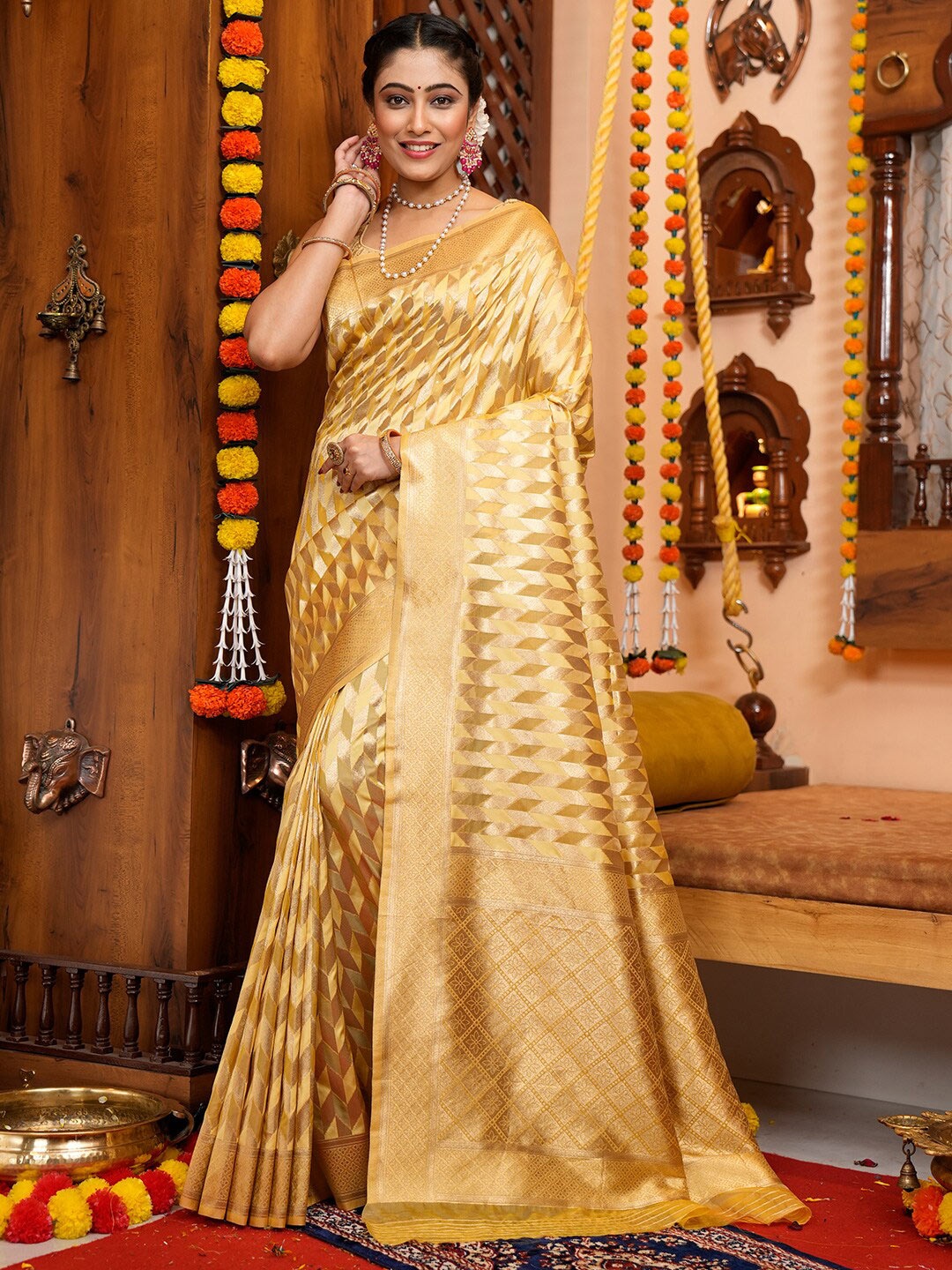 

KARAGIRI Geometric Woven Design Organza Saree, Gold