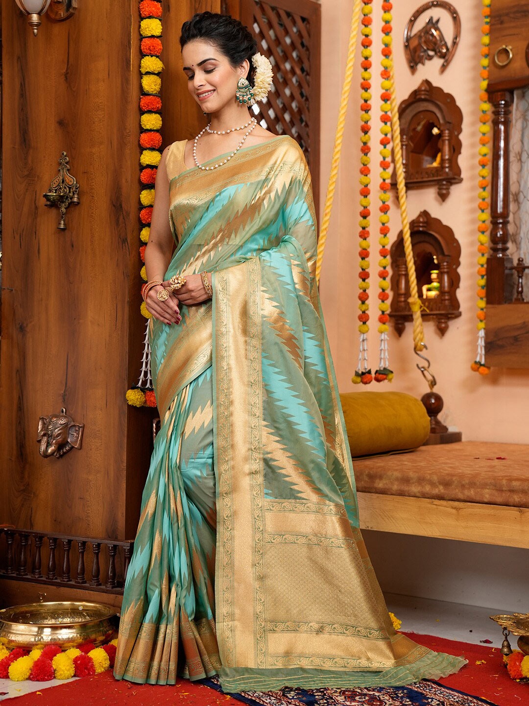 

KARAGIRI Geometric Silk Blend Zari Saree With Blouse Piece, Green