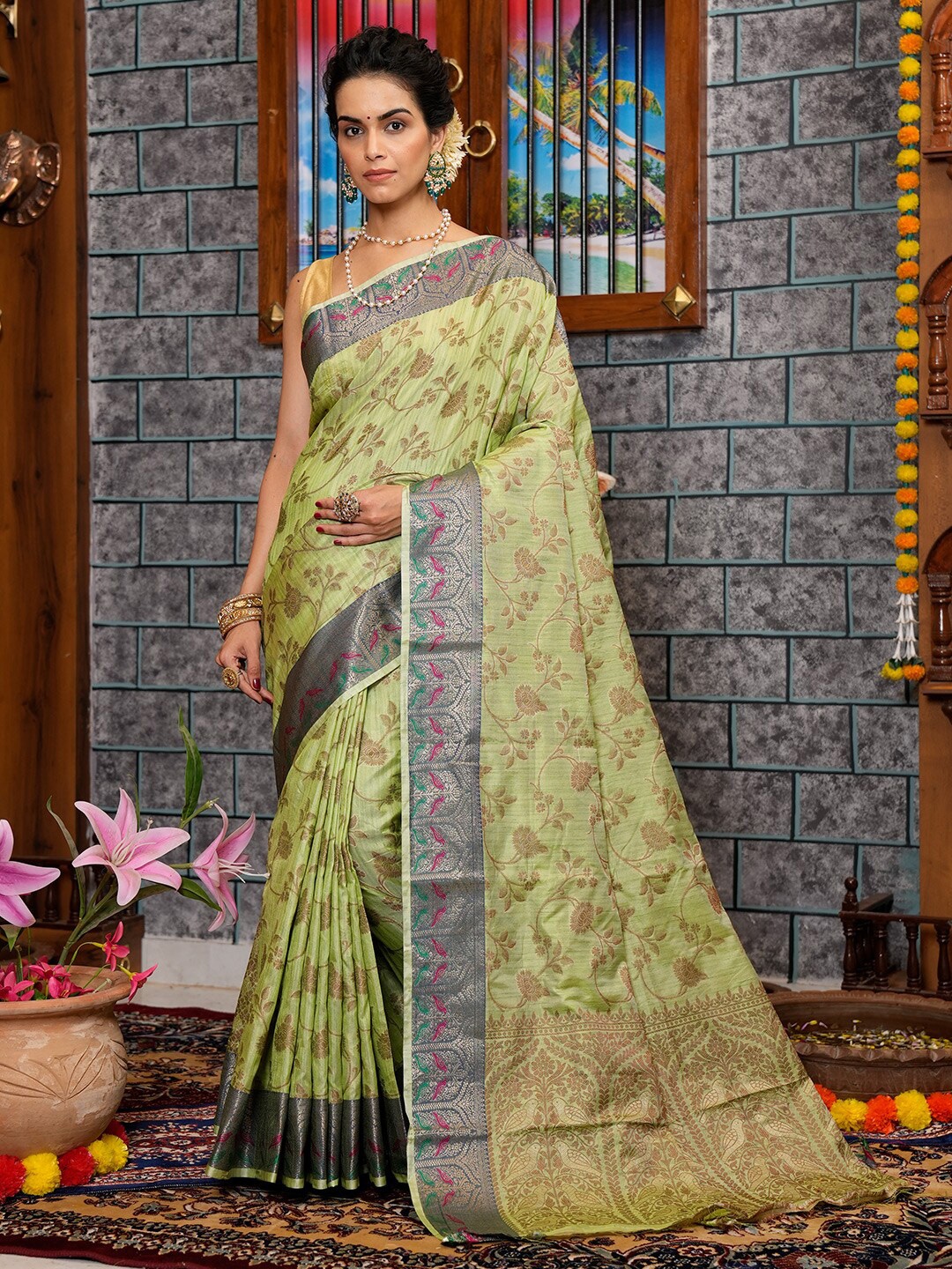 

KARAGIRI Floral Woven Design Zari Silk Blend Saree, Green