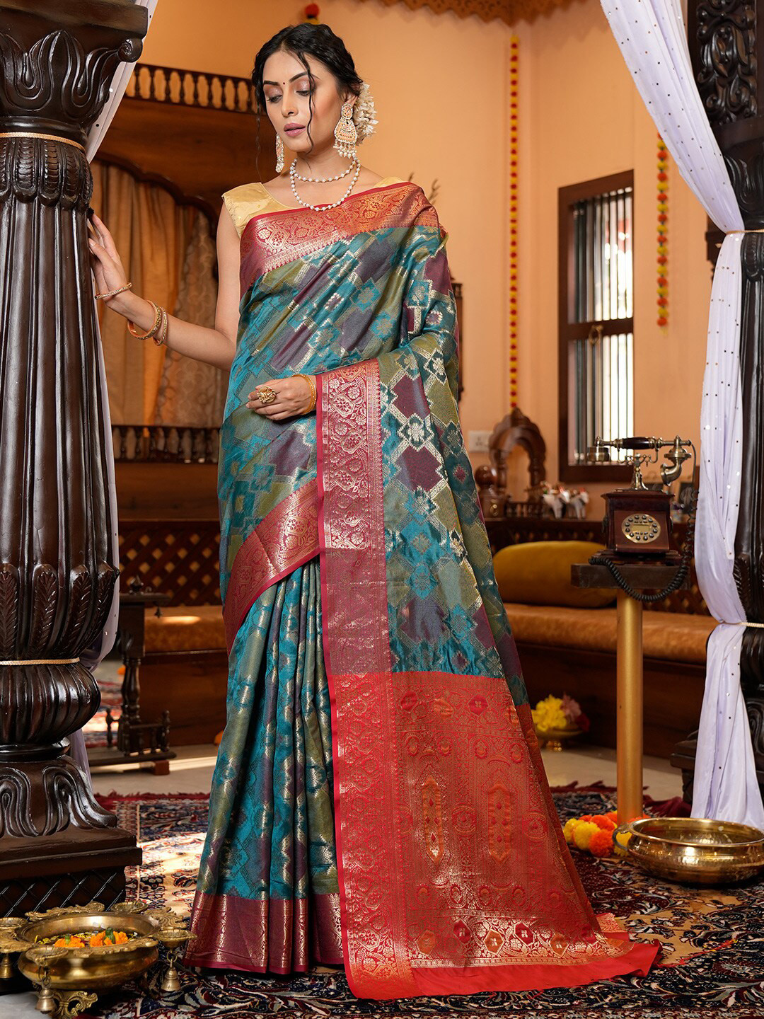 

KARAGIRI Ethnic Motif Woven Design Organza Saree, Green