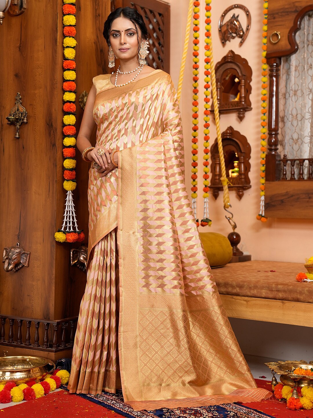 

KARAGIRI Geometric Woven Design Organza Saree, Beige