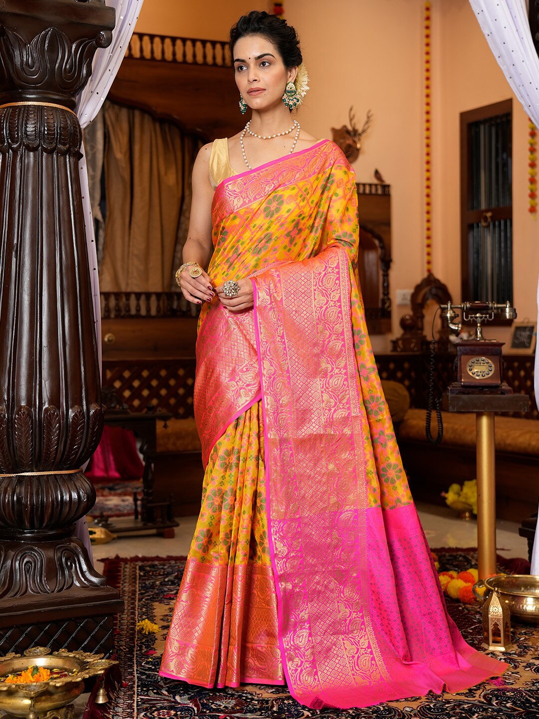 

KARAGIRI Floral Woven Design Organza Saree, Yellow